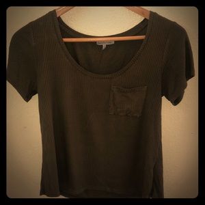 Tee shirt size small